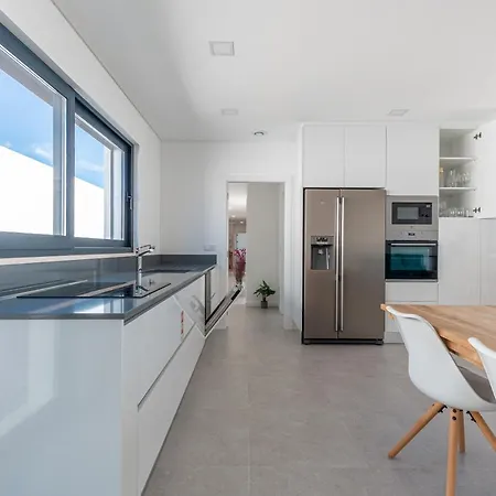 Locki With Jacuzzi, Private Pool And Sea View