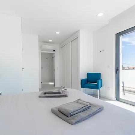 Villa Locki With Jacuzzi, Private Pool And Sea View