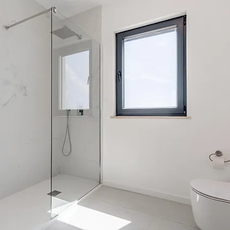 Locki With Jacuzzi, Private Pool And Sea View Villa