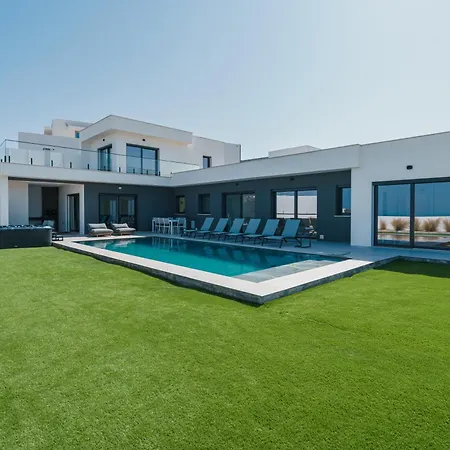 Villa Villa Locki With Jacuzzi, Private Pool And Sea View *