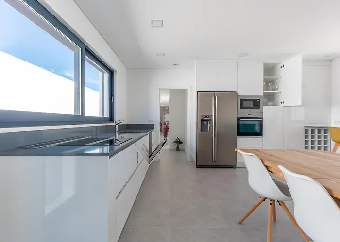 Locki With Jacuzzi And Private Pool